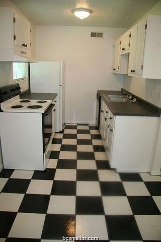 314 S  Haswell Dr #B, Bryan, TX 77803