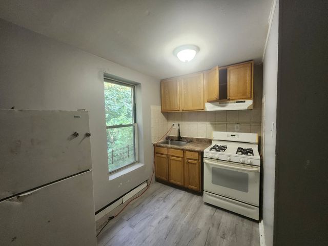 36 S  12th St #31E, Newark, NJ 07107
