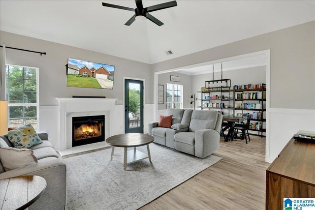 150 Charlton Ln, Calera, AL 35040