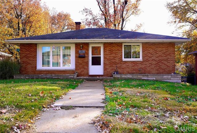 3861 Coronado Dr, Alton, IL 62002