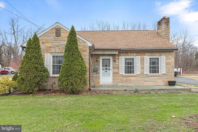 301 Roxbury Rd, Shippensburg, PA 17257