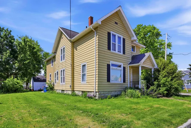 1201 Ceape Ave, Oshkosh, WI 54901