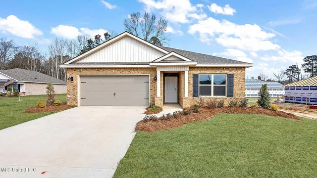 104 Lucas Ct, Byram, MS 39272