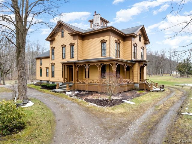 2 Wire Mill Pl, Clayville, NY 13322
