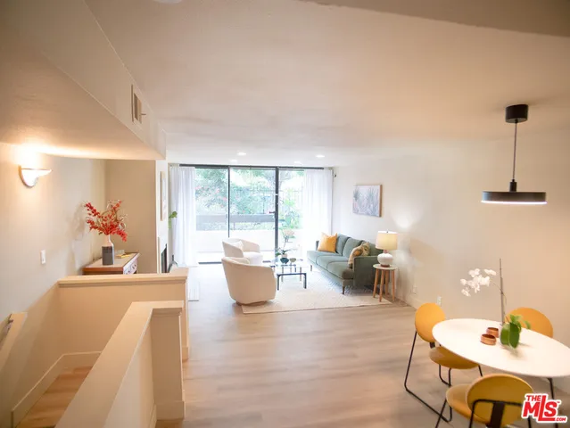1900 Vine St #214, Los Angeles, CA 90068