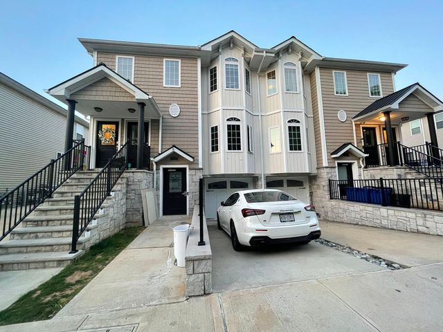 31 Wiltshire Ln #1, Staten Island, NY 10309