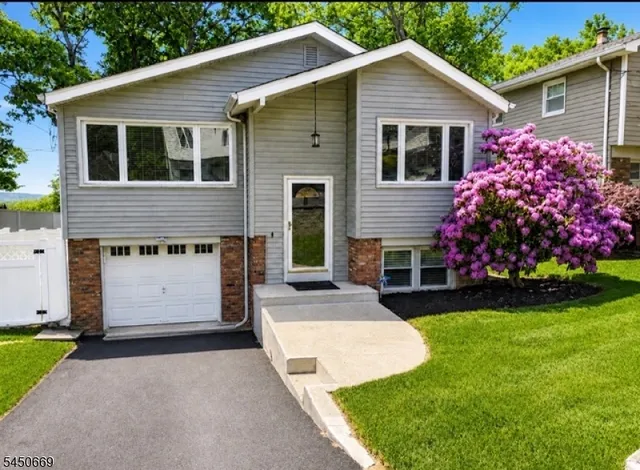522 Dinah Rd, Landing, NJ 07850