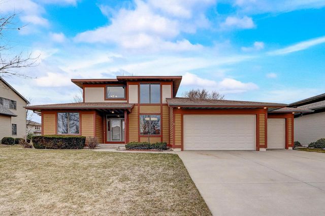 511 South Meadowbrook Lane, Waunakee, WI 53597