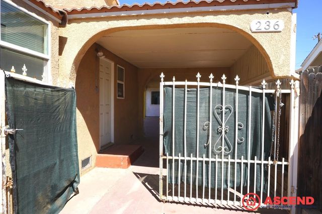 236 Francis St, Bakersfield, CA 93308