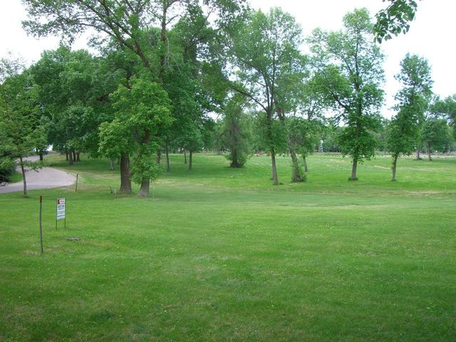 403 & 405 Golf Course Rd, Glenwood, MN 56334