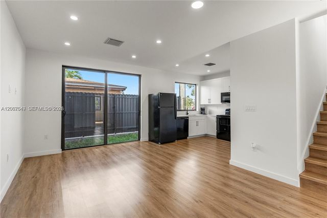 401 SW 1st St #1, Homestead, FL 33034