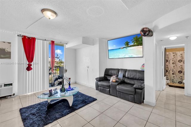 16450 NW 2nd Ave #411, Miami, FL 33169