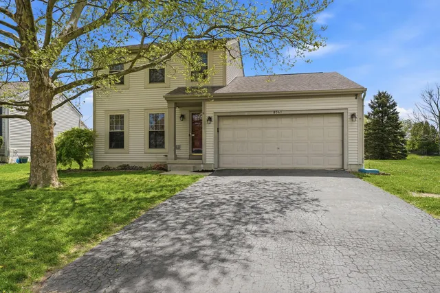 8541 Leader Dr, Galloway, OH 43119