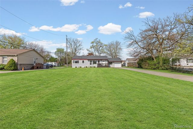 34585 Koch Ave, Sterling Heights, MI 48310