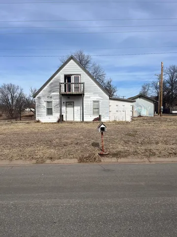 104 W  Central Ave, Zenda, KS 67159