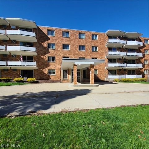521 Tollis Pkwy #394, Broadview Heights, OH 44147