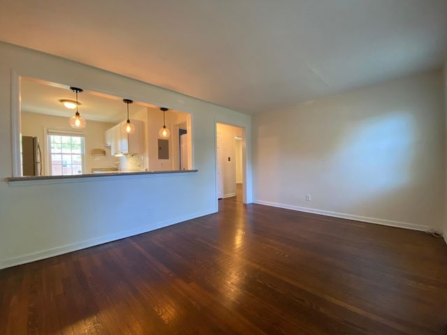 51 Robin Rd, West Hartford, CT 06119