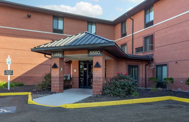 8880 Bartram Ave #2526, Philadelphia, PA 19153