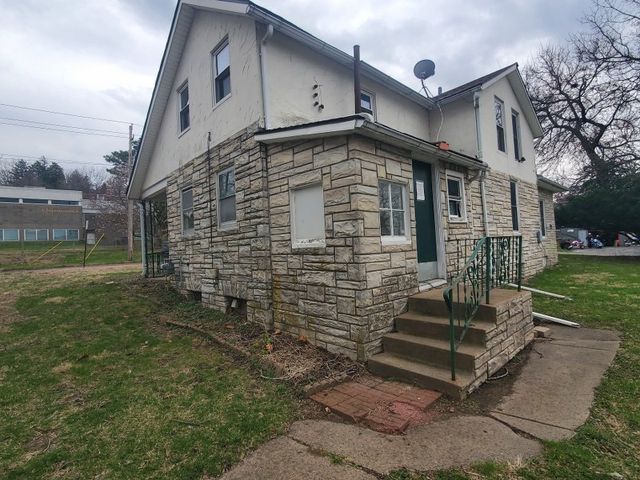 2760 12th St, Rock Island, IL 61201