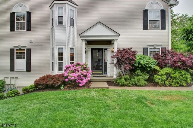 14 Mayflower Dr, Basking Ridge, NJ 07920