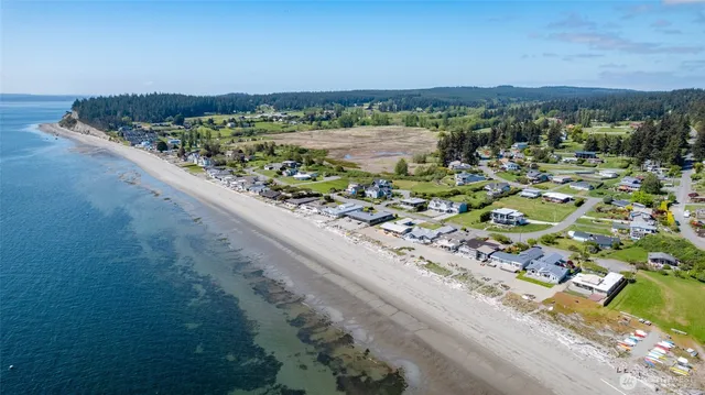 977 Moonraker Drive, Freeland, WA 98249
