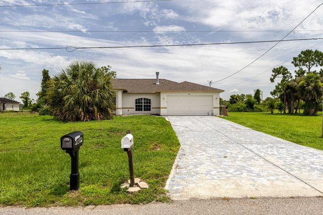2301 NE 35th St, Cape Coral, FL 33909