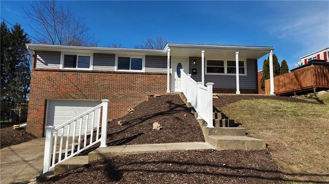 121 Canaveral Dr, Pittsburgh, PA 15235