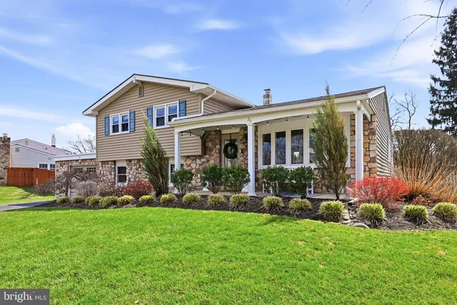 26 Wood Ln, Malvern, PA 19355