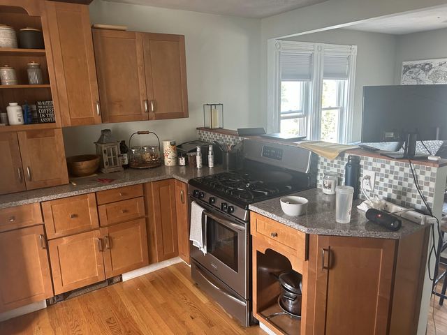 82 Lowell St #3, Waltham, MA 02453