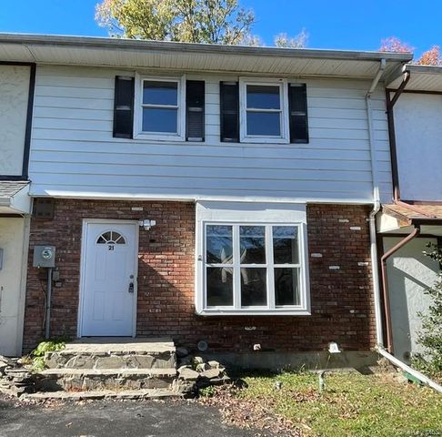 21 Black Stallion Court, Middletown, NY 10940