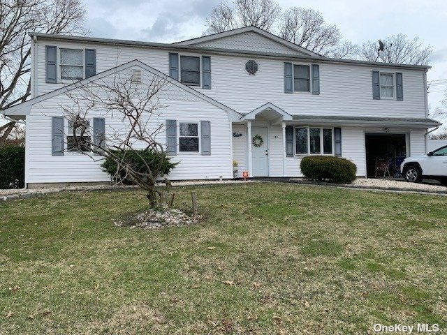 185 N Bicycle Path, Selden, NY 11784