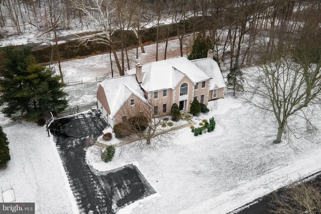 880 Macclesfield Rd, Furlong, PA 18925