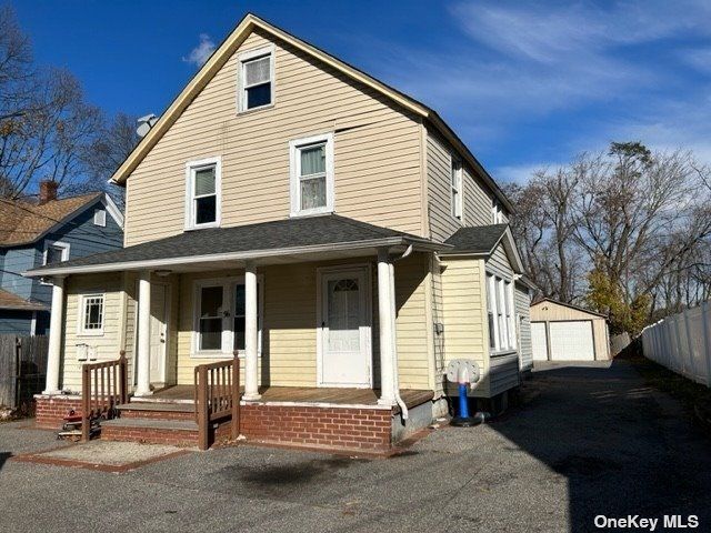 56 Lowndes Ave, Huntington Station, NY 11746