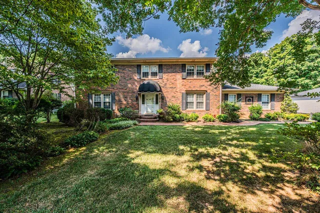 1919 Karen Ave, Bowling Green, KY 42104