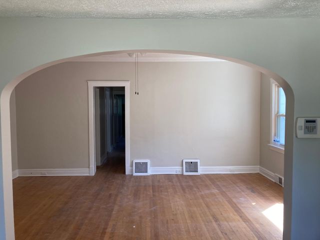 321 W  Ridgeland Ave, Waukegan, IL 60085