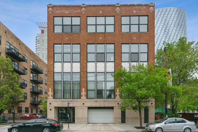 11 N  Green St #2D, Chicago, IL 60607