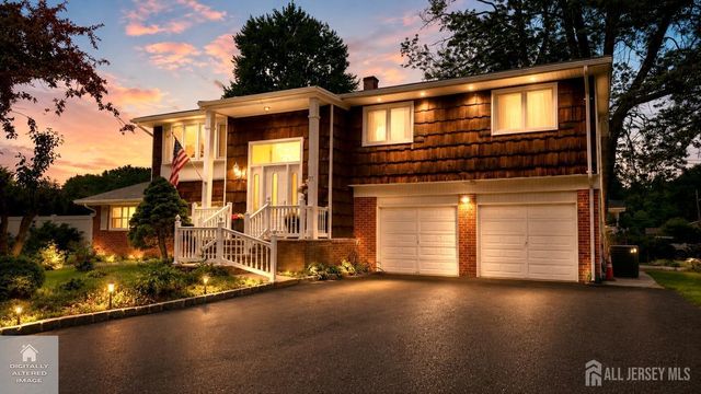 37 Valley Vale Dr, Old Bridge, NJ 08857