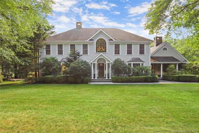 94 Bayberry Rd, New Canaan, CT 06840