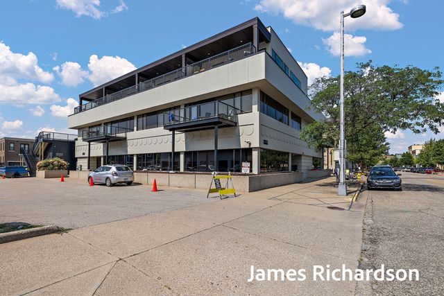 300 Washington Ave #6, Grand Haven, MI 49417