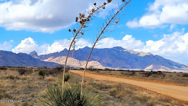 E  Treasure Rd, Pearce, AZ 85625