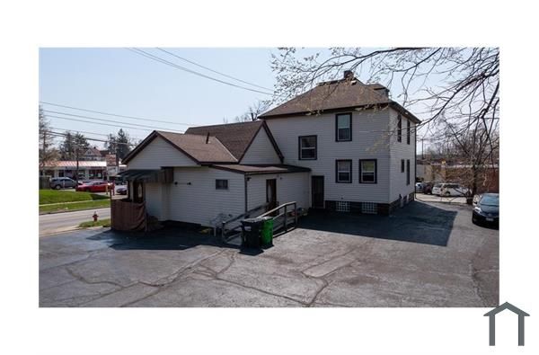 35 Center Rd   #4, Bedford, OH 44146