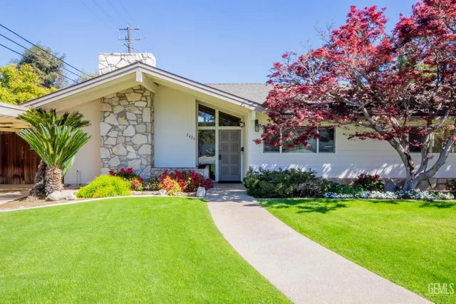 2420 C St, Bakersfield, CA 93301