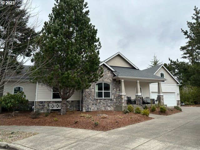 1198 Winsome Cir, Florence, OR 97439