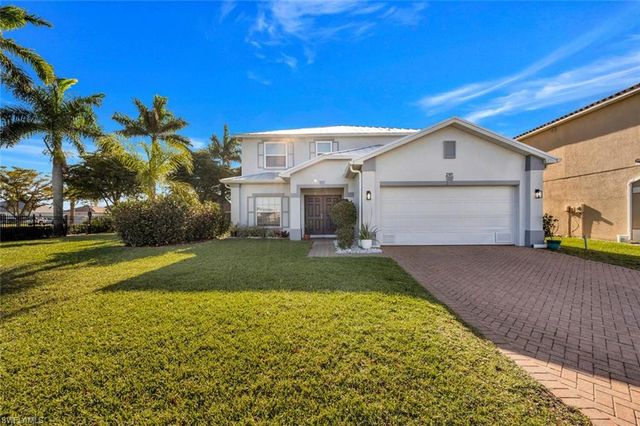 2305 Cape Heather Cir, Cape Coral, FL 33991