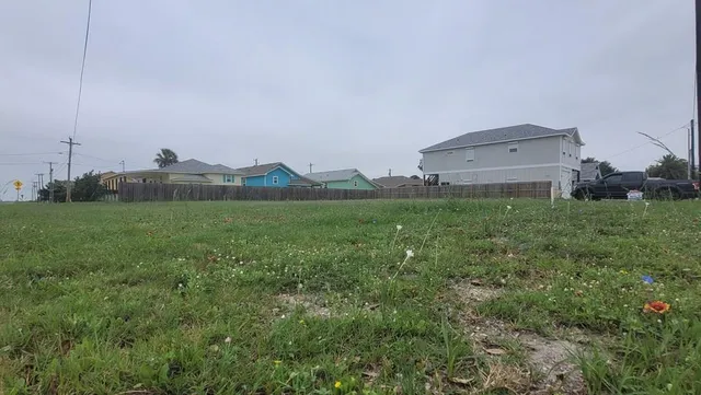 1404 S  Church St, Rockport, TX 78382