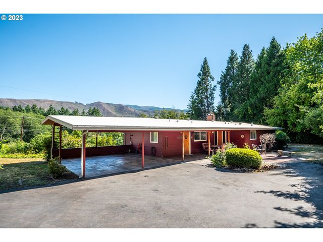 44065 Canal Ln, Walterville, OR 97489