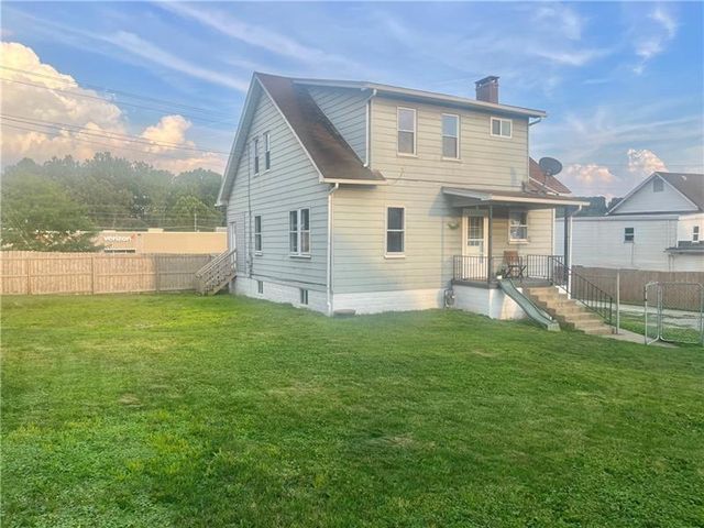 315 S  3rd St, Youngwood, PA 15697