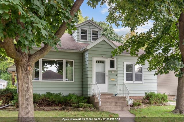420 Annex Ave, Oshkosh, WI 54901