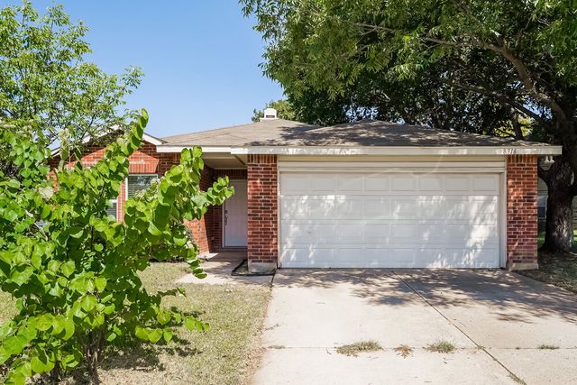 8316 Early Dawn Trl, Denton, TX 76210