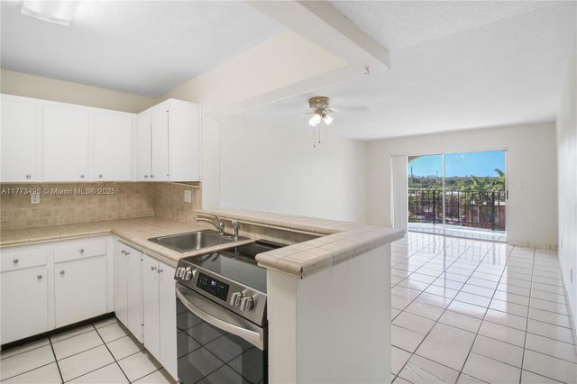 5199 NW 7th St #603E, Miami, FL 33126